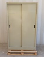 ARMADIO IN METALLO 4 RIPIANI CON ANTE SCORREVOLI cm 120x45x195h