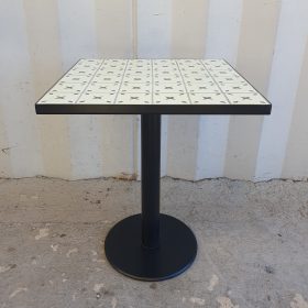 TAVOLO CON MAIOLICHE cm 60x60x76h