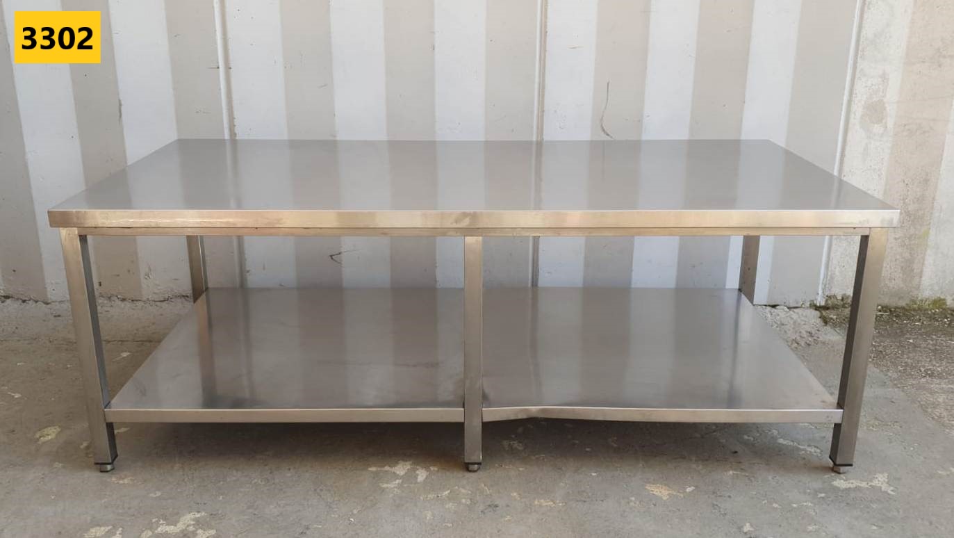 3302 -- 000 (3892) TAVOLO DA LAVORO IN ACCIAIO INOX cm 180x85x65h - immagine 1