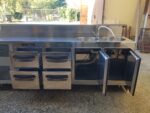 BANCONE BAR SIFA CON LAVELLO DOPPIO, FRIGO 2 SPORTELLI + 4 CASSETTI E VASCA INOX CON SCARICO - immagine 4