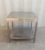 TAVOLO IN ACCIAIO INOX CON DUE RIPIANI cm 80x70x83h