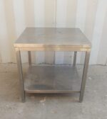 TAVOLO IN ACCIAIO INOX CON DUE RIPIANI cm 80x70x83h