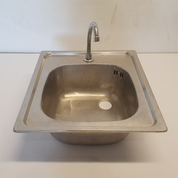 LAVELLO DA INCASSO MONOVASCA CON RUBINETTO