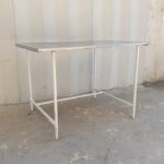 TAVOLO DA LAVORO CON PIANO IN ACCIAIO INOX E BASE IN FERRO - immagine 2